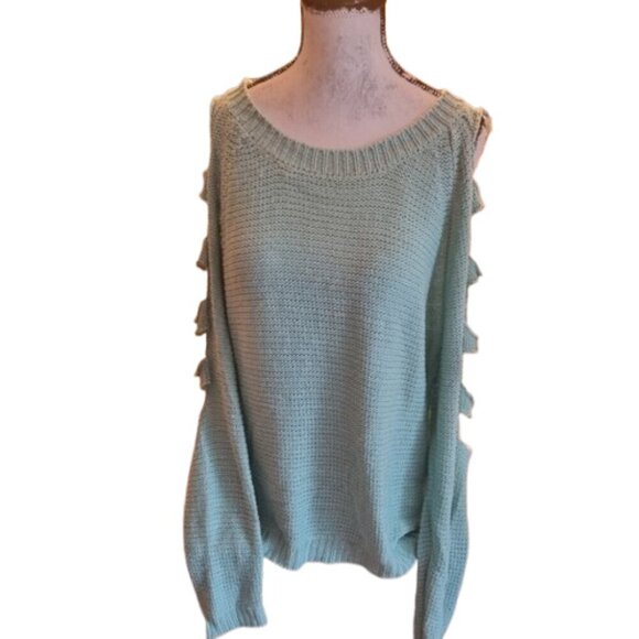 Romeo and Juliet Couture  cold shoulder ladder sleeve sweater Size L - Picture 4 of 7